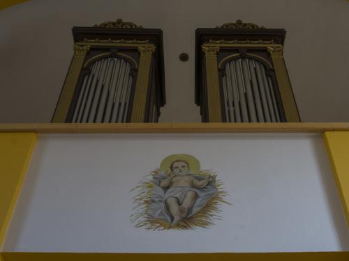 Interiér Kostola Povýšenia sv. Kríža v Duplíne.