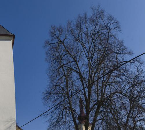 Exteriér Kostola sv. Mikuláša v Stročíne.